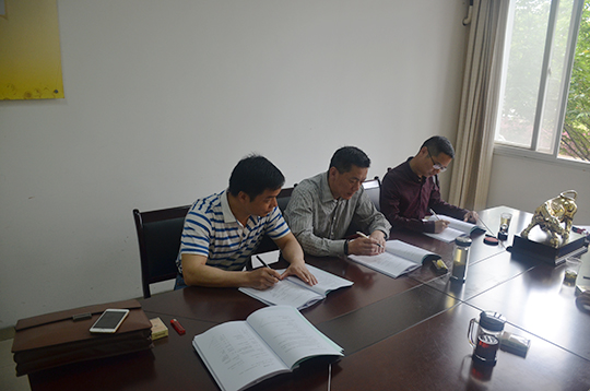 湘隆小区28-32号还建楼项目举行签字仪式