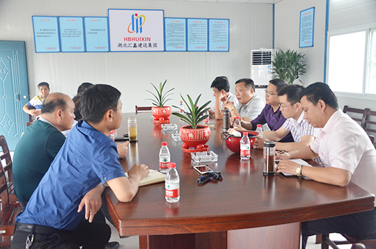 集团总裁涂忠发视察公司各项目部(图2)