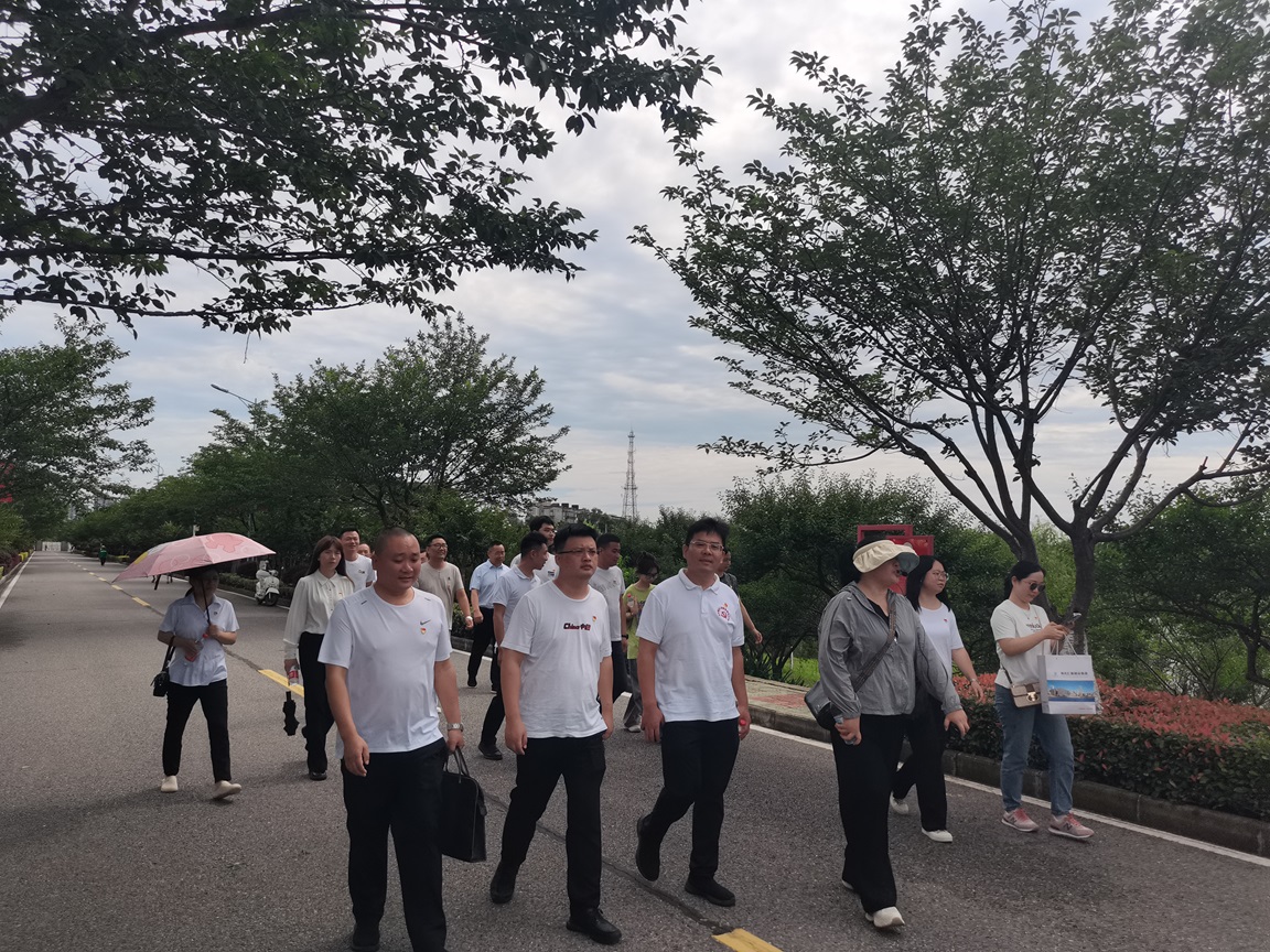 中共湖北汇鑫建设集团委员会庆祝建党104周年 红色教育活动(图7)